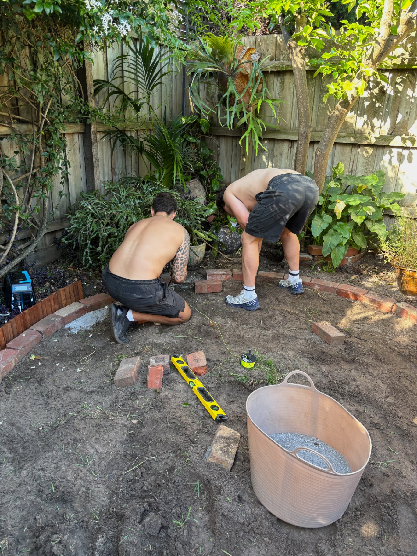 Solar-charged battery rig out on site